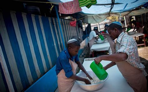 Eager For Their Exodus Ethiopian Jews Prepare Worlds Largest Seder