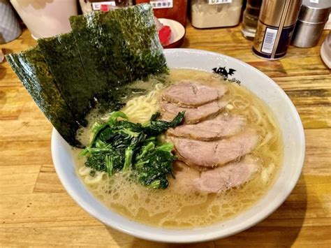 『チャーシューメン 中盛 ＋ キャベチャー』洞くつ家のレビュー ラーメンデータベース