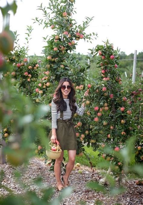 apple picking outfits fall - Arla Guthrie