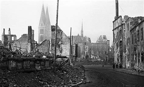 Der Luftangriff Auf Halberstadt 1945 Halberstadt Reisebilder Alexander Kluge