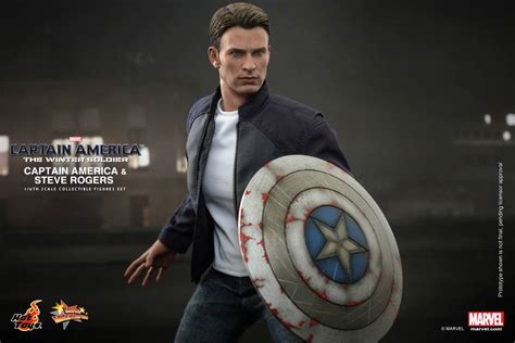 Hot Toys CAPTAIN AMERICA Stealth Suit And Steve Rogers Figure GeekTyrant
