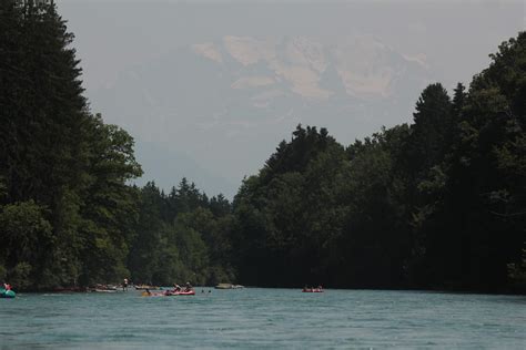 Blüemlisalp mit Schlauchboot Gummiboot auf der Aare Fl Flickr