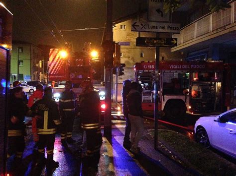 Bologna Fulmine In Via Emilia Levante Condominio In Fiamme