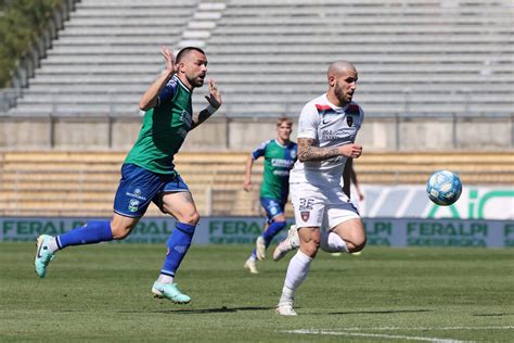 Cosenza Un Solo Assente Alla Ripresa Degli Allenamenti Tifo Cosenza