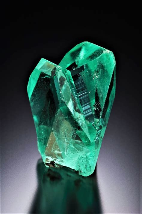 Phosphophyllite Stones And Crystals Crystals Minerals And Gemstones