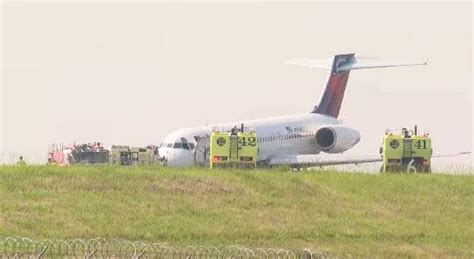 Delta Plane Makes Emergency Landing At Charlotte Airport Runway Closed