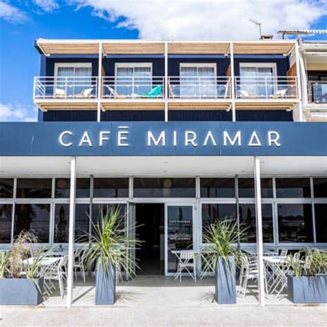 Hotel Caf Miramar In Le Grau Du Roi Bewertungen Speisekarte Und