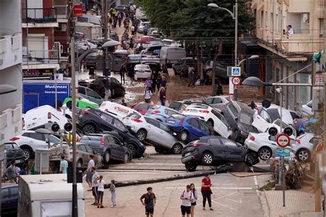 Spanien Urlauberin Berichtet Von Dramatischer Flucht Vor Unwetter In