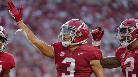 Fans React To Alabama Receiver Smacking Female Tennessee Fan