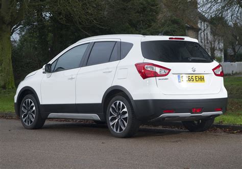 Suzuki SX4 S-Cross Review (2021) | Parkers