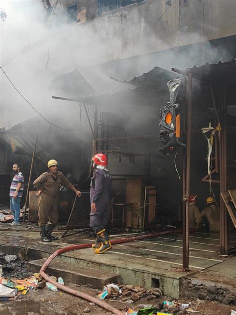 Delhi News Highlights Massive Fire At Jhandewalan Cycle Market No Casualties Delhi News