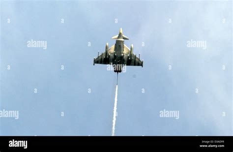 Jagel, Germany. 14th February 2013. A Eurofighter fighter jet takes off ...