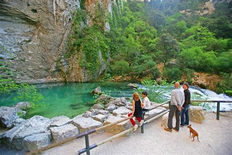 Fontaine De Vaucluse Visite Vaucluse Visite Luberon Balade Au Bord