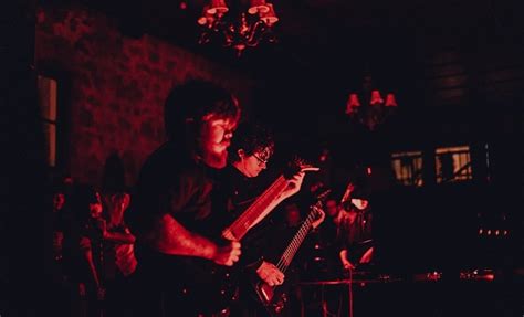 Chicago Choatic Noisy Hardcore Metal Experimentalists METH Perform