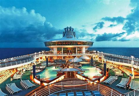 Tour Du Thuyền 5 Sao Cao Cấp Genting Dream Khám Phá Singapore