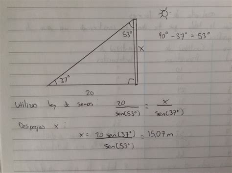 Calcula la altura de un poste que a cierta hora del día proyecta una