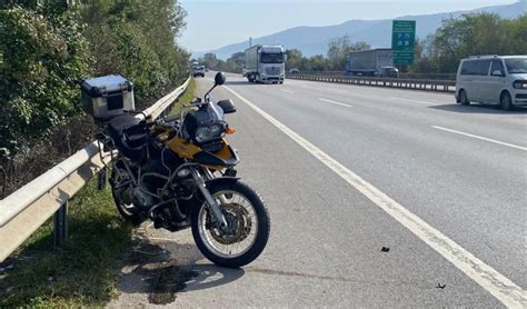 S R C Ve Yolcu Yola Savruldu Motosiklet Metrelerce S R Klendi