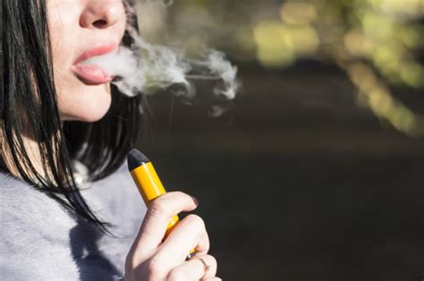 Vaping Health Effects Is Vaping Dangerous And Can It Help Smokers Quit