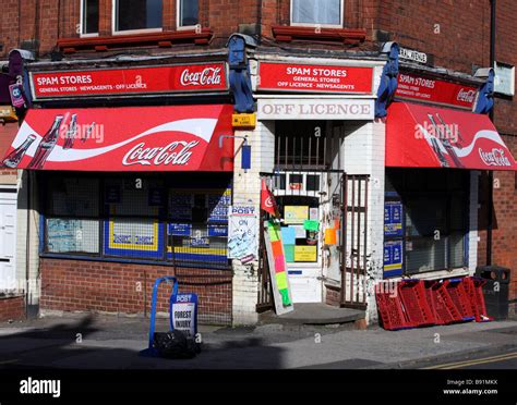 A Corner Shop In Basford Nottingham England Uk Stock Photo Alamy