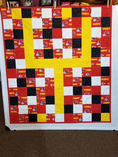 Kansas city Chiefs quilt. 49x56 | Quilts, Owl quilt, Quilt patterns