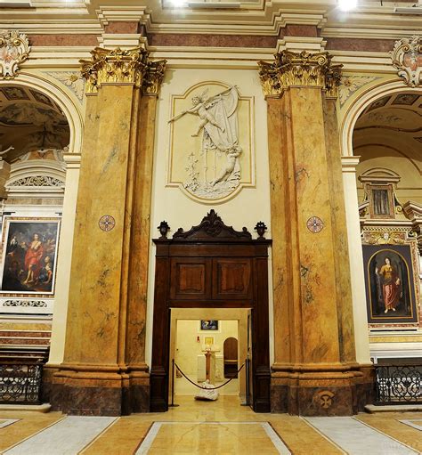 Galleria Chiesa Santa Maria Del Suffragio L Aquila Abruzzo