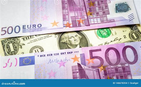 Banconota In Dollari Contro Euro Banconote Dei Soldi Fotografia