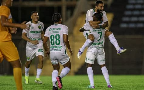 Atuações Enm Em Noite Inspirada De Cafú Cuiabá Vence Brasiliense