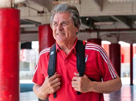 El Pato Fillol Internado Con Un Cuadro De Neumon A Bilateral El