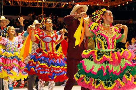 Saiba de onde vem a quadrilha dança típica das festas juninas Brasil