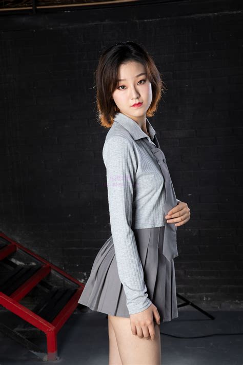 Hit x Hot 国模莹莹大尺度人体私拍套图 Page