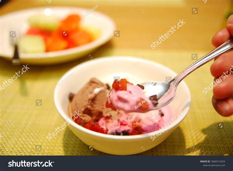 Ice Cream Sundae Chocolate Strawberry Flavor Stock Photo 1866914254 ...