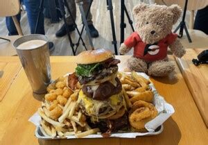 M2O Burgers and Salads' Triple Cheeseburger Challenge - FoodChallenges ...