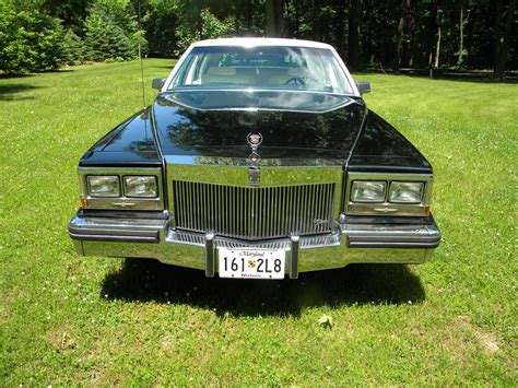 1984 Cadillac Fleetwood Brougham Sedan 4 Door 41l Classic Cadillac