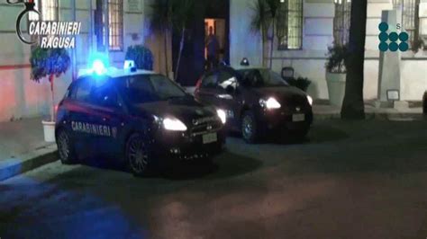 Ragusa Maxi Blitz Antidroga Dei Carabinieri 21 Arresti YouTube