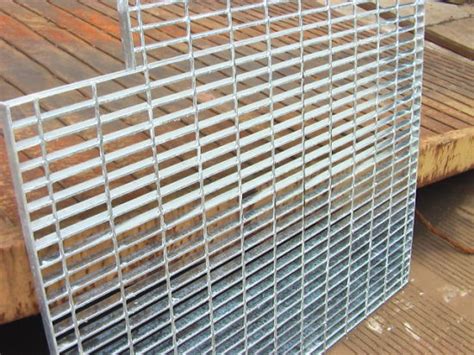 China Hot DIP Galvanized Grating Steel For Walkway China Galvanized Grating Steel Galvanized