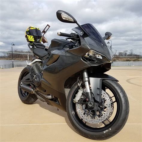 Great Looking Carbon Fiber Fairings On This Ducati 899 Panigale