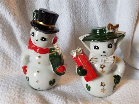 Vintage Mr And Mrs Snowman Ceramic Salt And Pepper Shakers Frosty