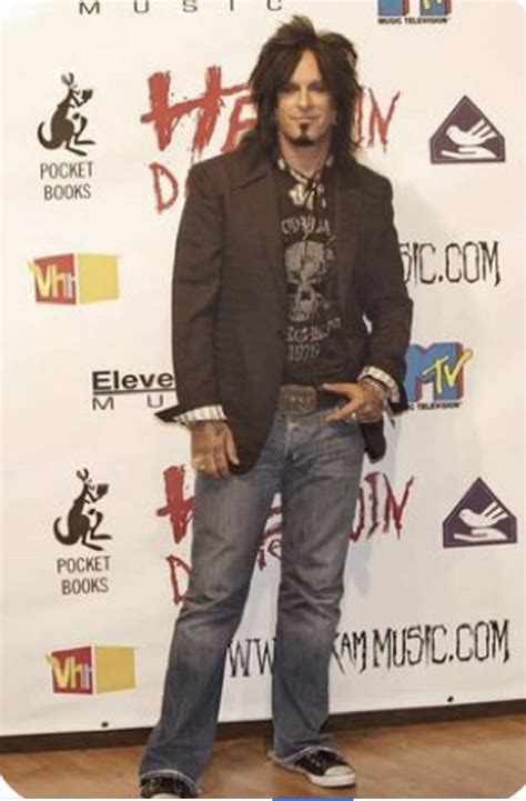 Pin By Merlie On Nikki Sixx Nikki Sixx Nikki 80s Pictures