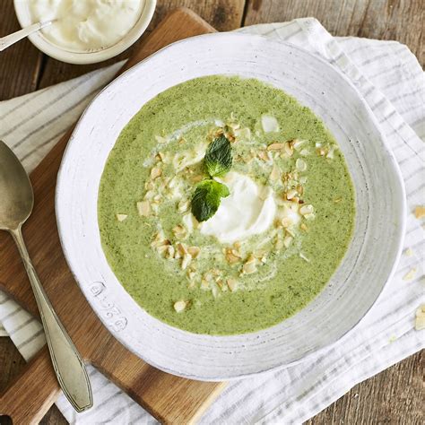 Mit Der Cremigen Mangold Suppe Kannst Du Den Sommer Genussvoll