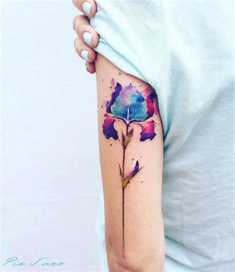 25 Diseños femeninos y coloridos de tatuajes de acuarela