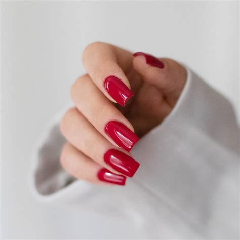 Kwadratowe paznokcie — jak je zrobić i komu pasują? - Sklep Cosmetics Zone