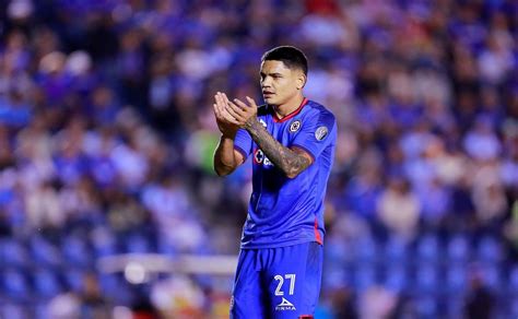 Liga Mx Cruz Azul Confirma Que El Toro Fern Ndez Fue Operado Con Xito