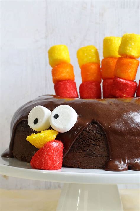 TURKEY CHOCOLATE CAKE--EASY, fun cake for Thanksgiving