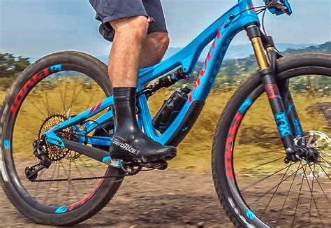 Velotoze Stretch Off Road With Mtb Ready Latex Shoe Covers Bikerumor