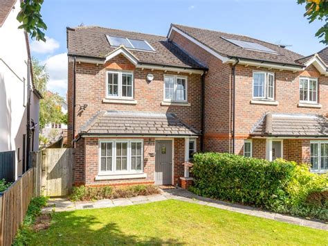 3 Bed Semi Detached House To Rent In Lower Road Cookham Maidenhead