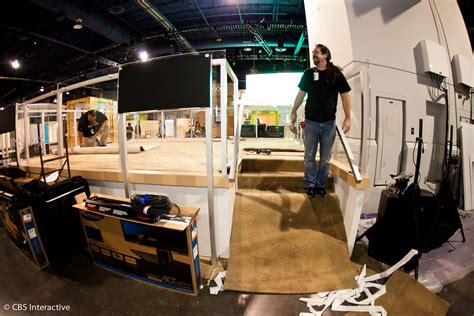 Preparing for the world's biggest tech show (photos) - CNET