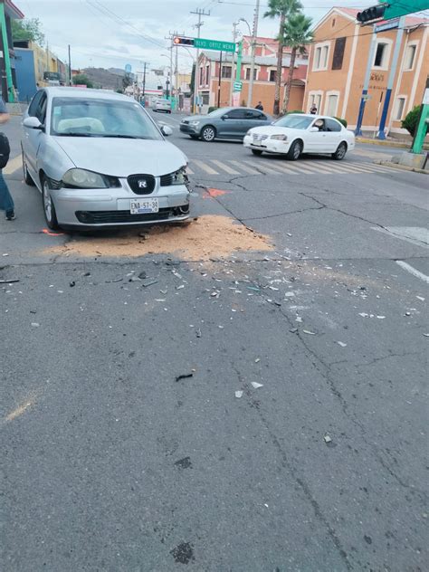 Invade Carril Contrario Y Provoca Aparatoso En Choque En Las Quintas