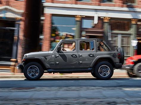 2021 Jeep® Wrangler Midsize Suv With 4x4 Capability