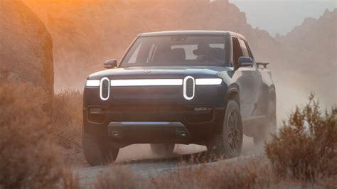 2022 Rivian R1T: Choosing the Right Trim - Autotrader