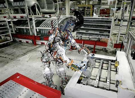 Elon Musk presented a prototype of the Optimus humanoid robot • Mezha.Media